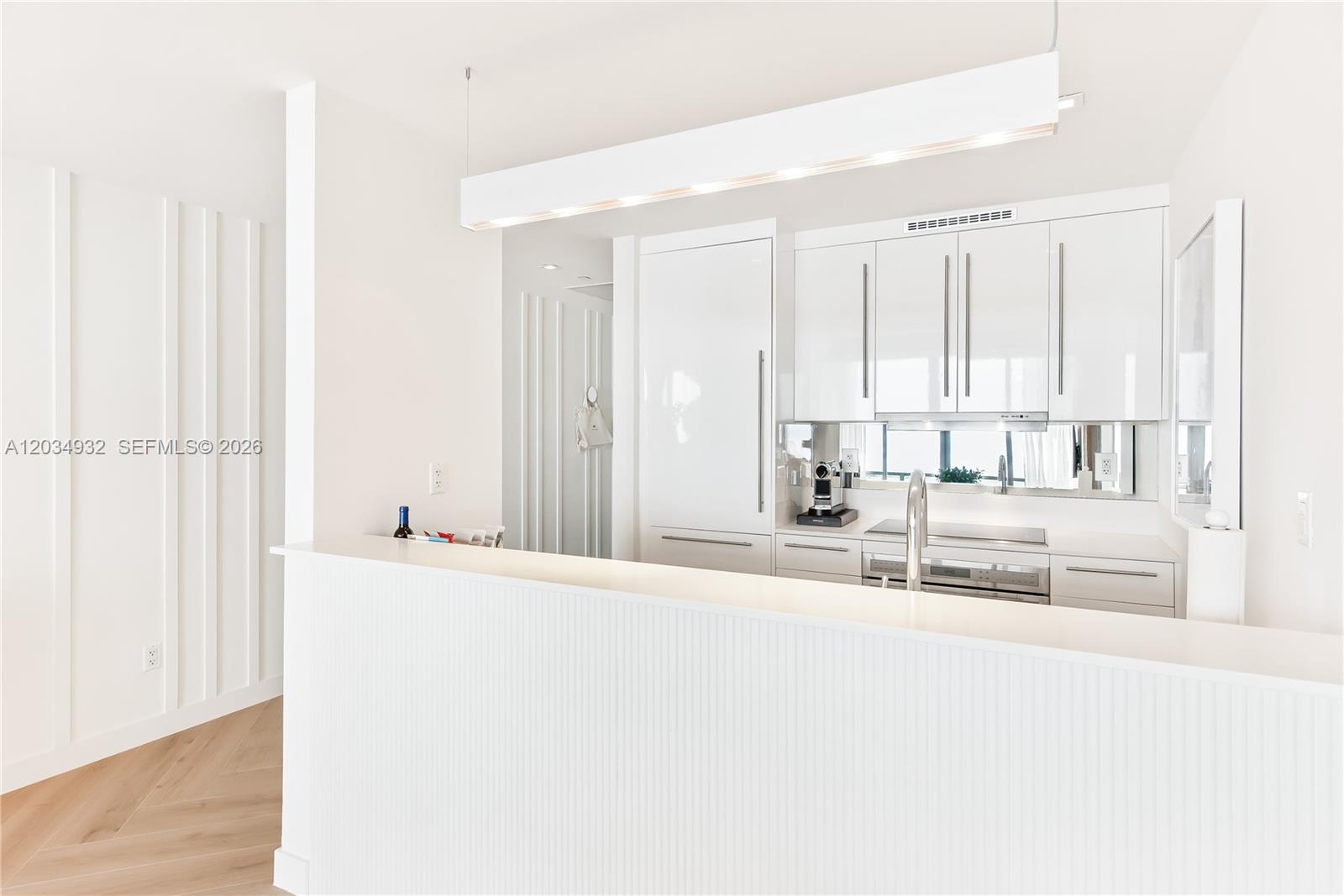 2201 Collins #1019 Miami Beach, FL 33139