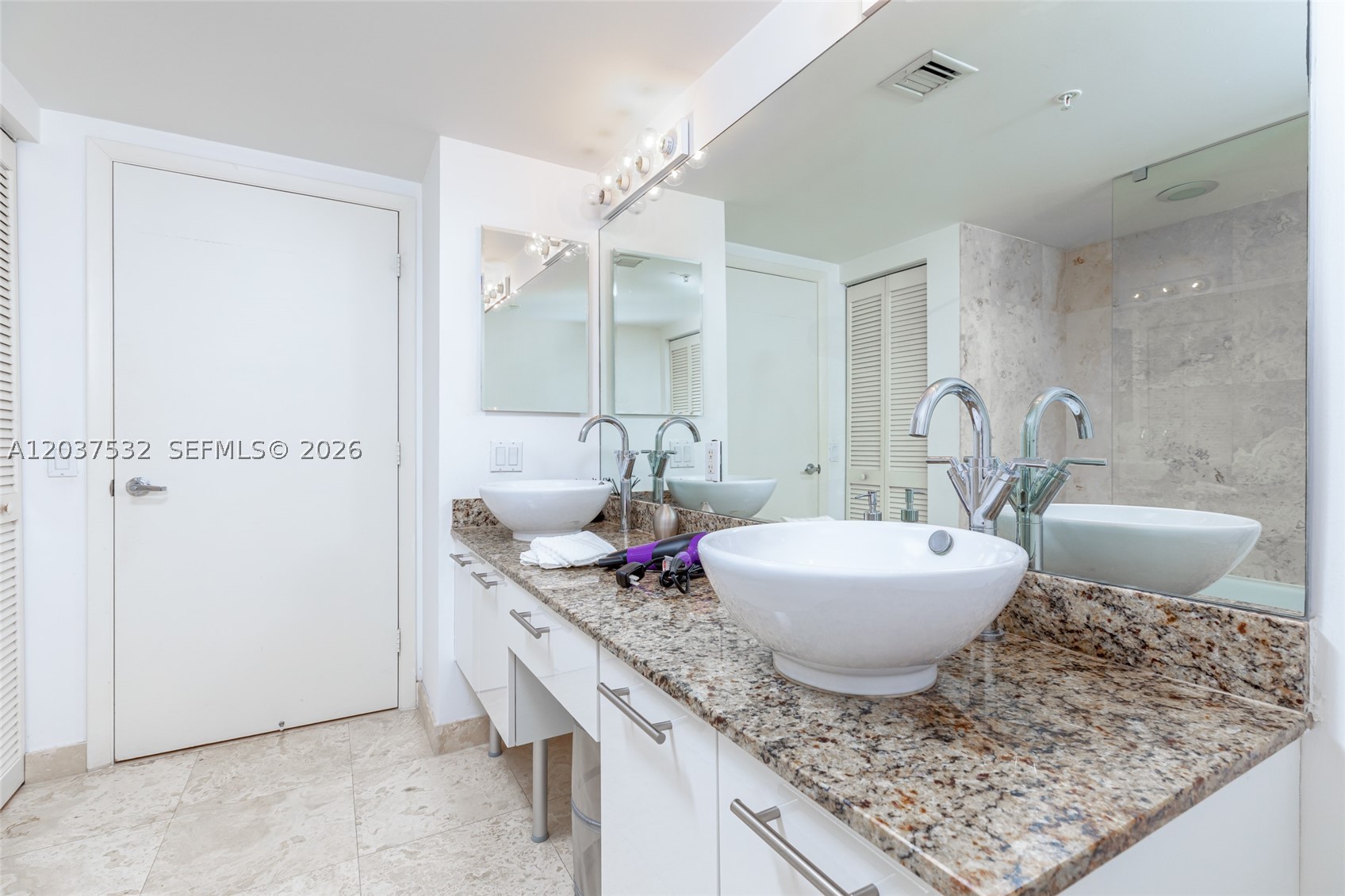 41 SE 5th St #706 Miami, FL 33131