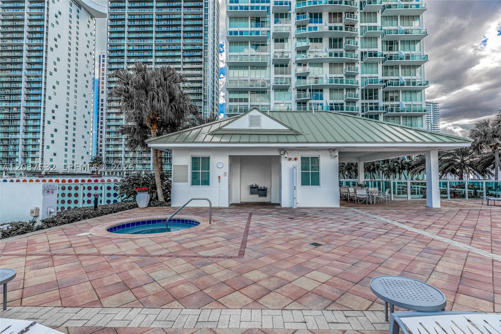 41 SE 5th St #706 Miami, FL 33131