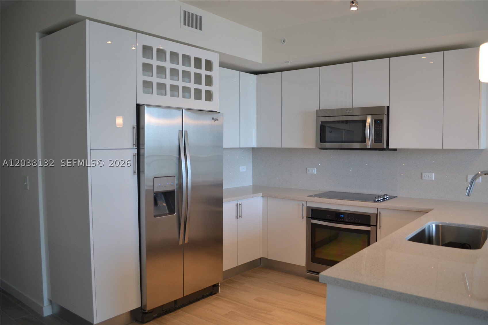 image Nine at Mary Brickell Village20