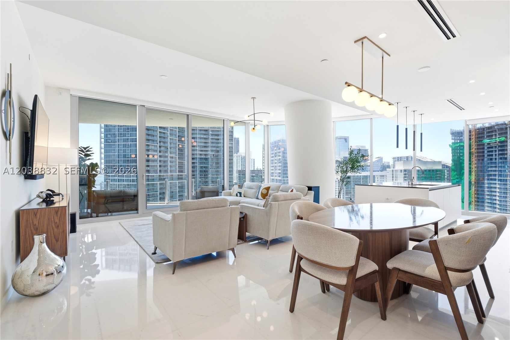 300 Biscayne Blvd Way #4007W Miami, FL 33131