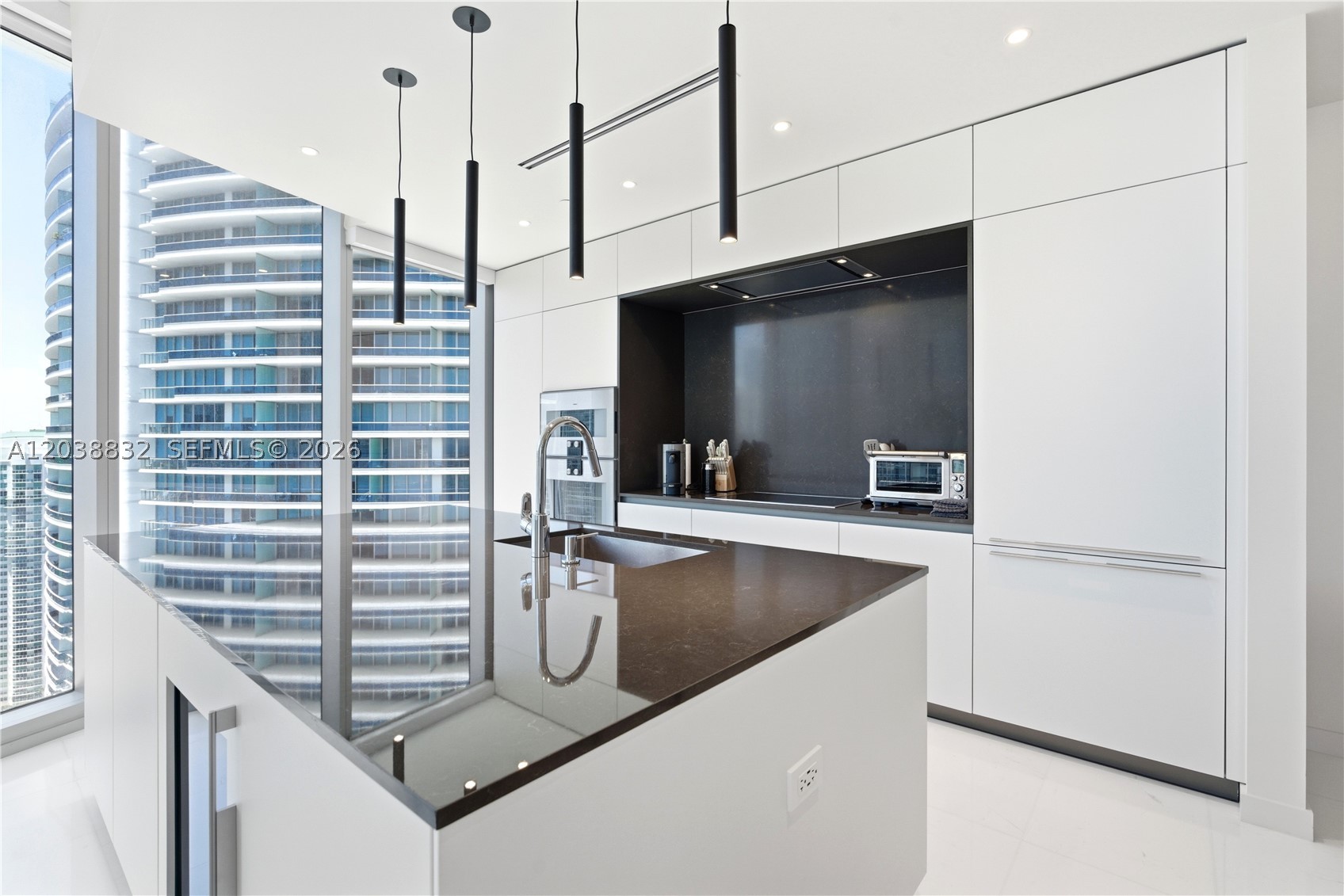 300 Biscayne Blvd Way #4007W Miami, FL 33131