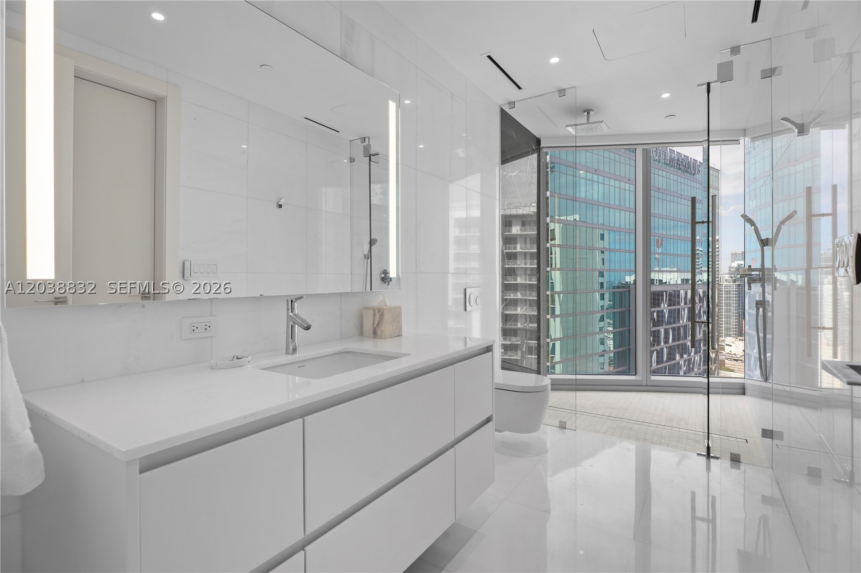 300 Biscayne Blvd Way #4007W Miami, FL 33131