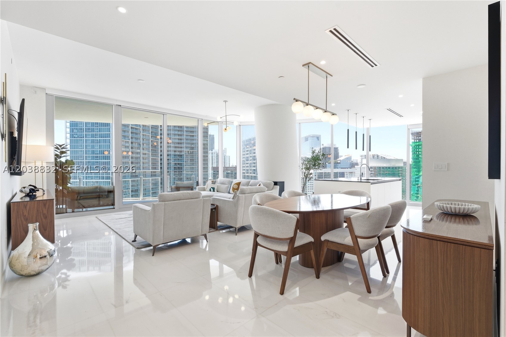 300 Biscayne Blvd Way #4007W Miami, FL 33131