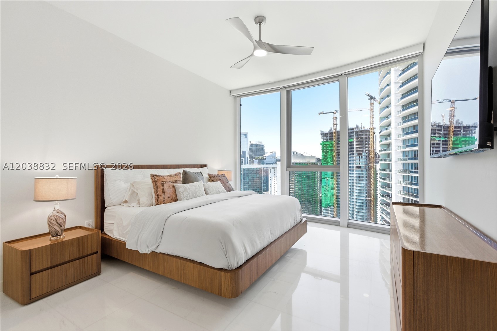 300 Biscayne Blvd Way #4007W Miami, FL 33131