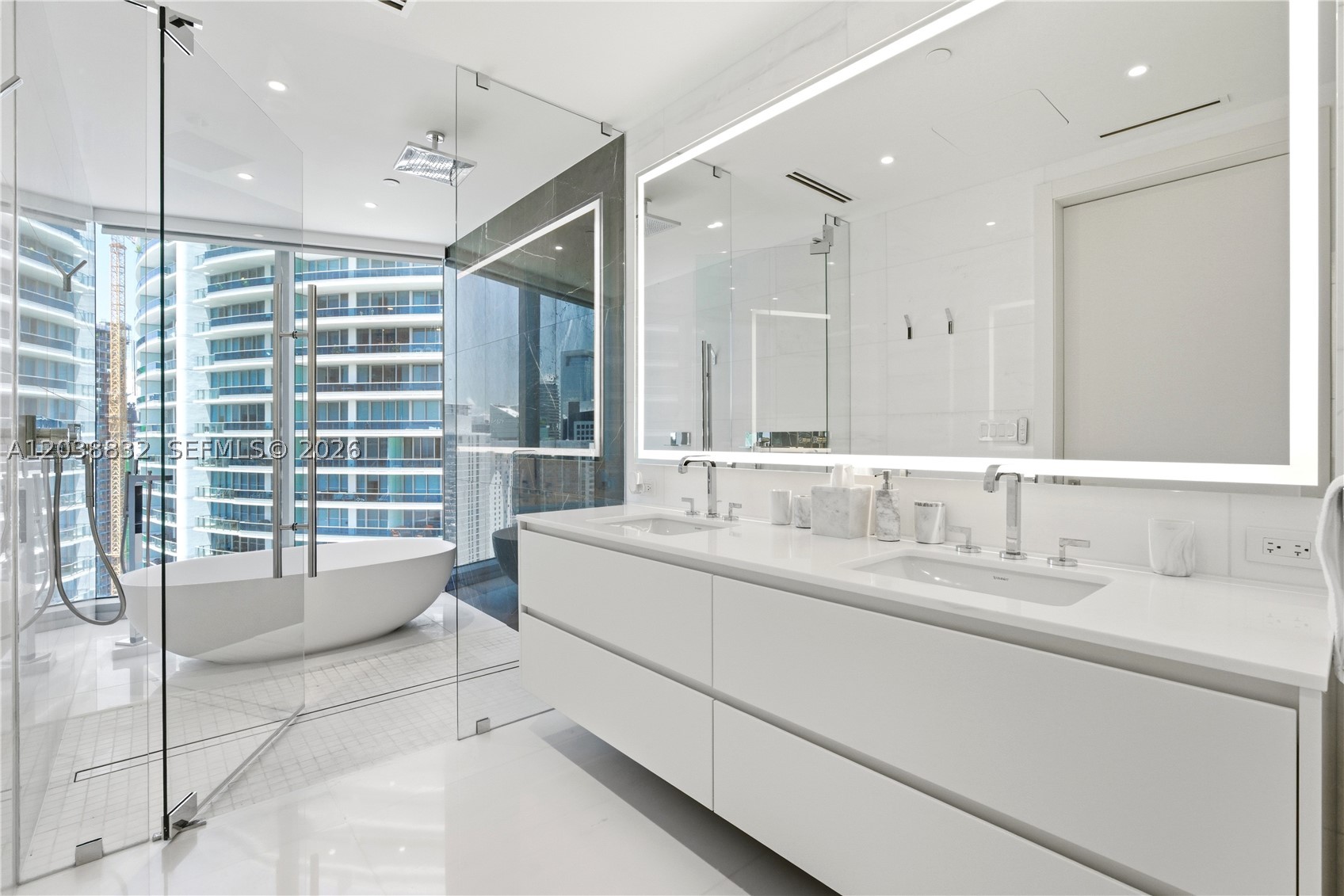 300 Biscayne Blvd Way #4007W Miami, FL 33131