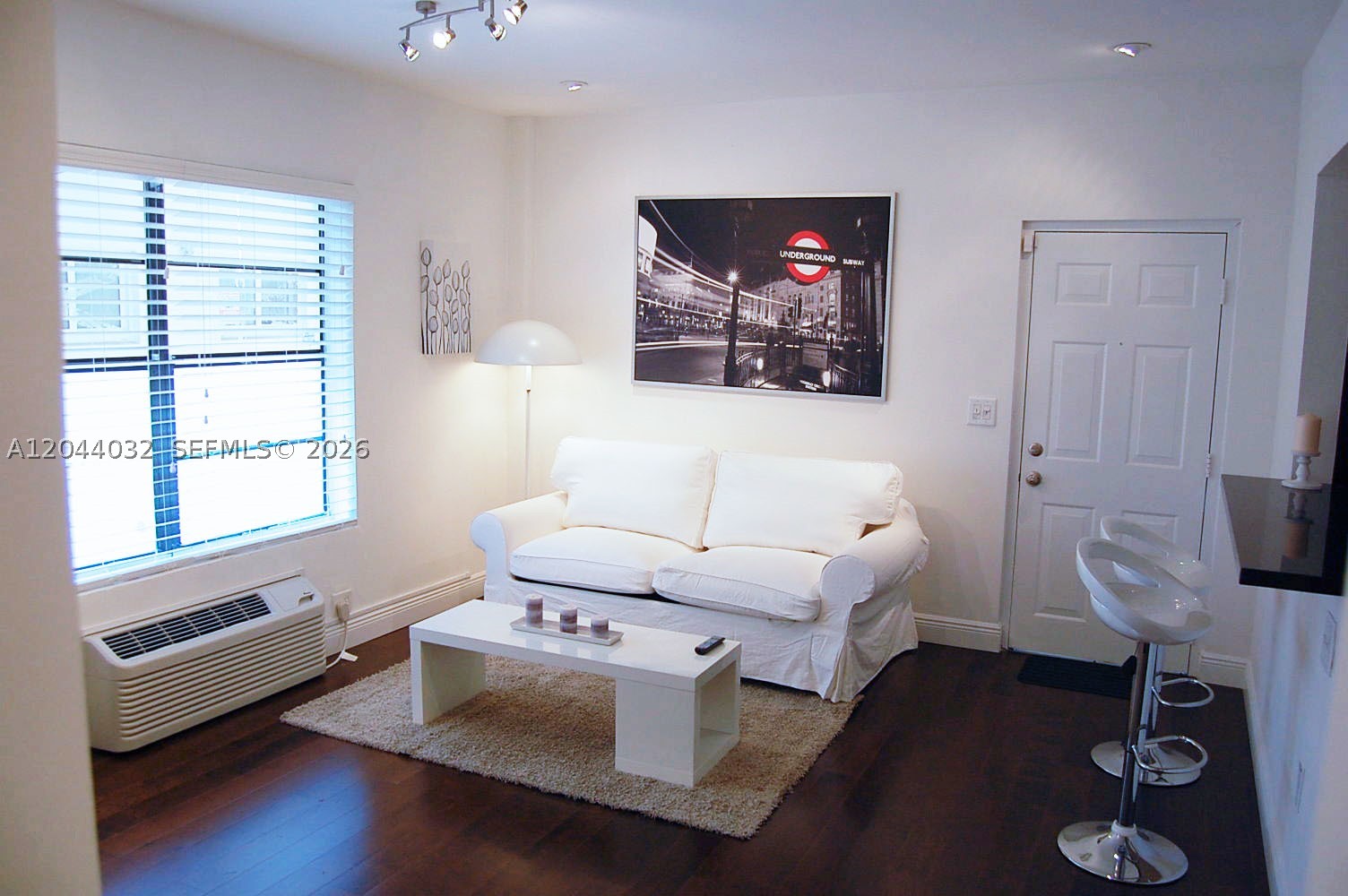 934 Michigan Ave #105