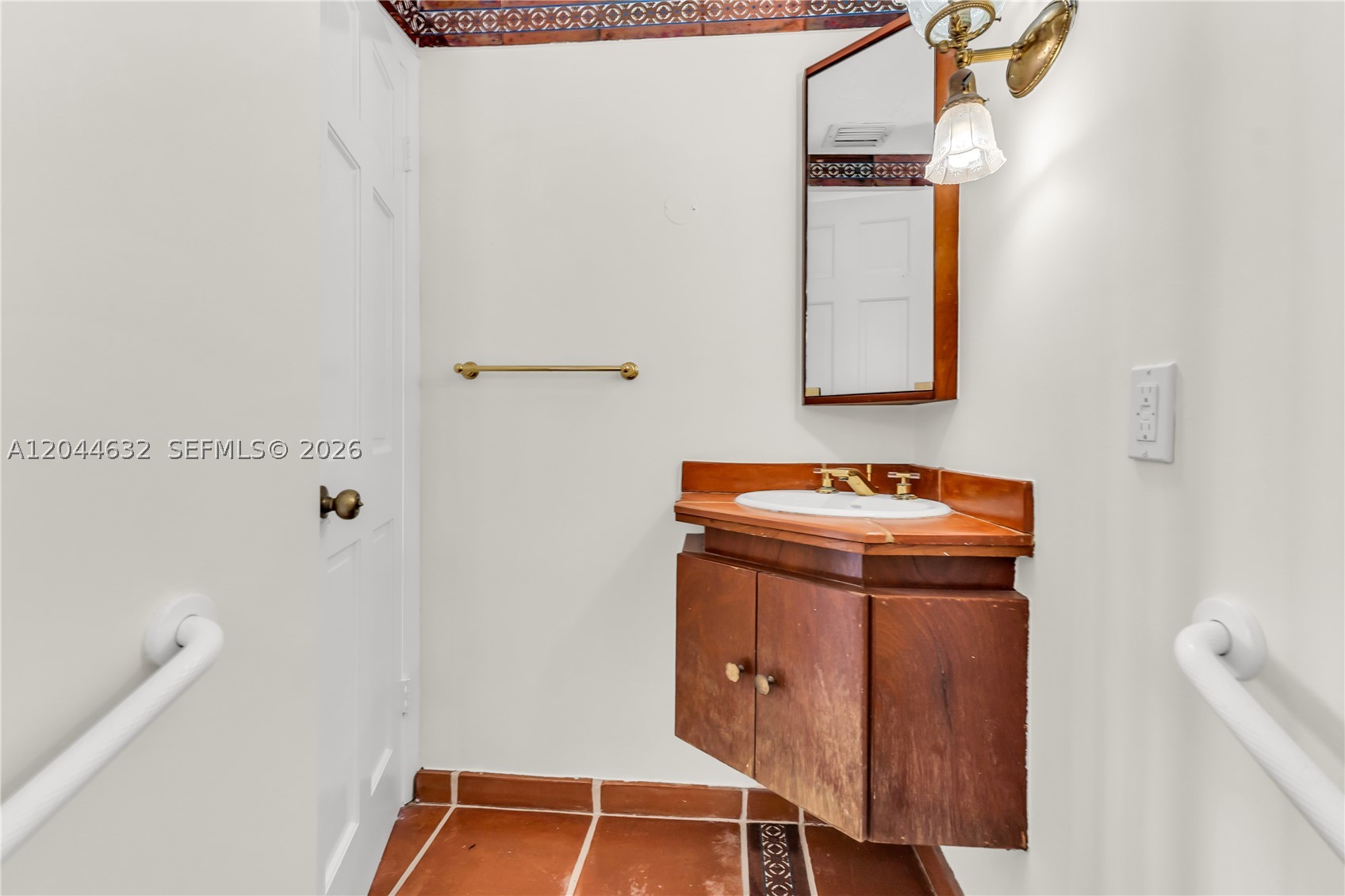 7500 W Treasure Dr North Bay Village, FL 33141