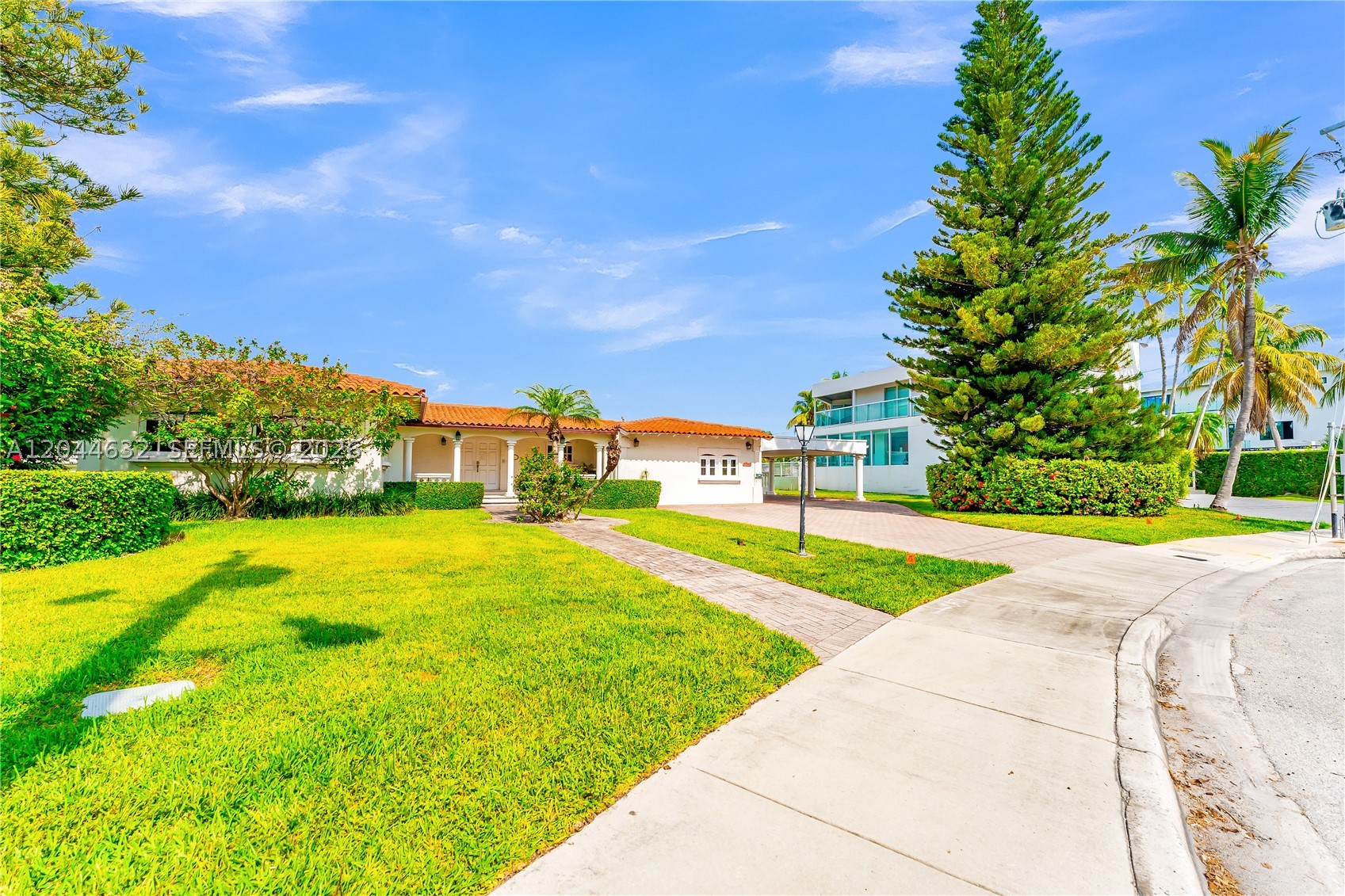 7500 W Treasure Dr North Bay Village, FL 33141