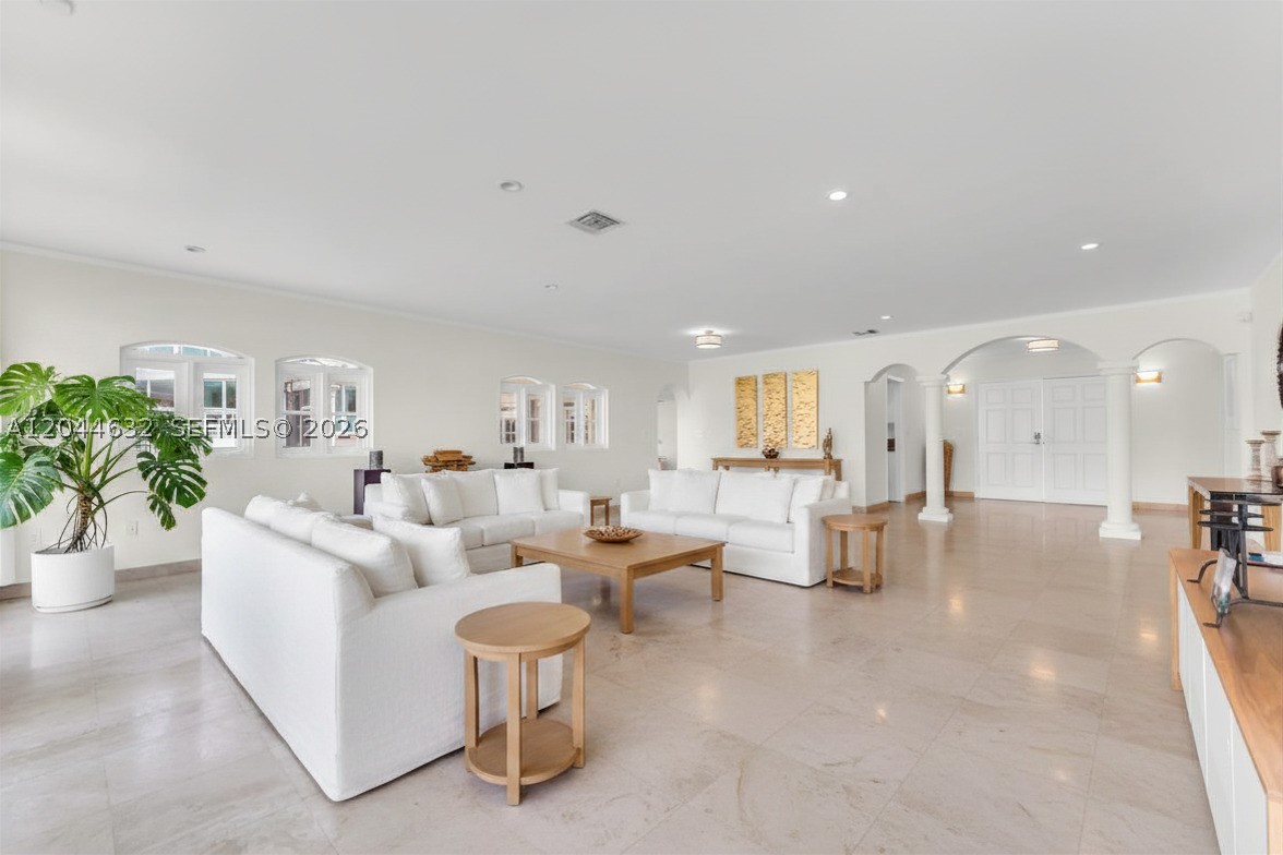 7500 W Treasure Dr North Bay Village, FL 33141