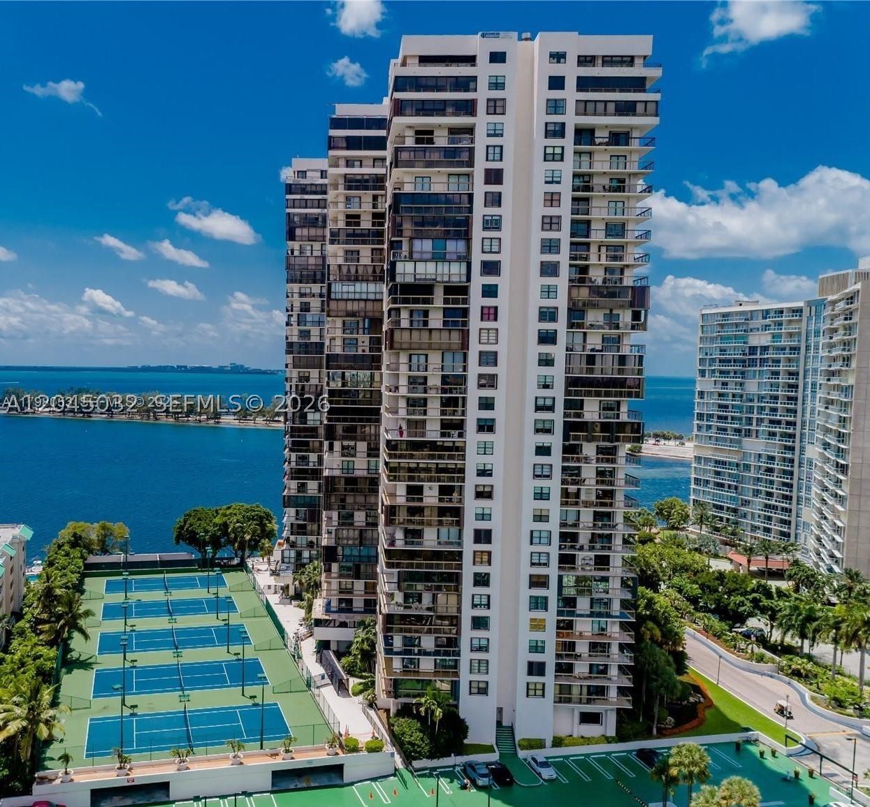 image Brickell Bay Club11
