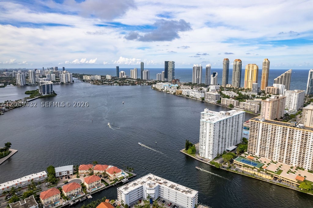 image Winston Towers 50045