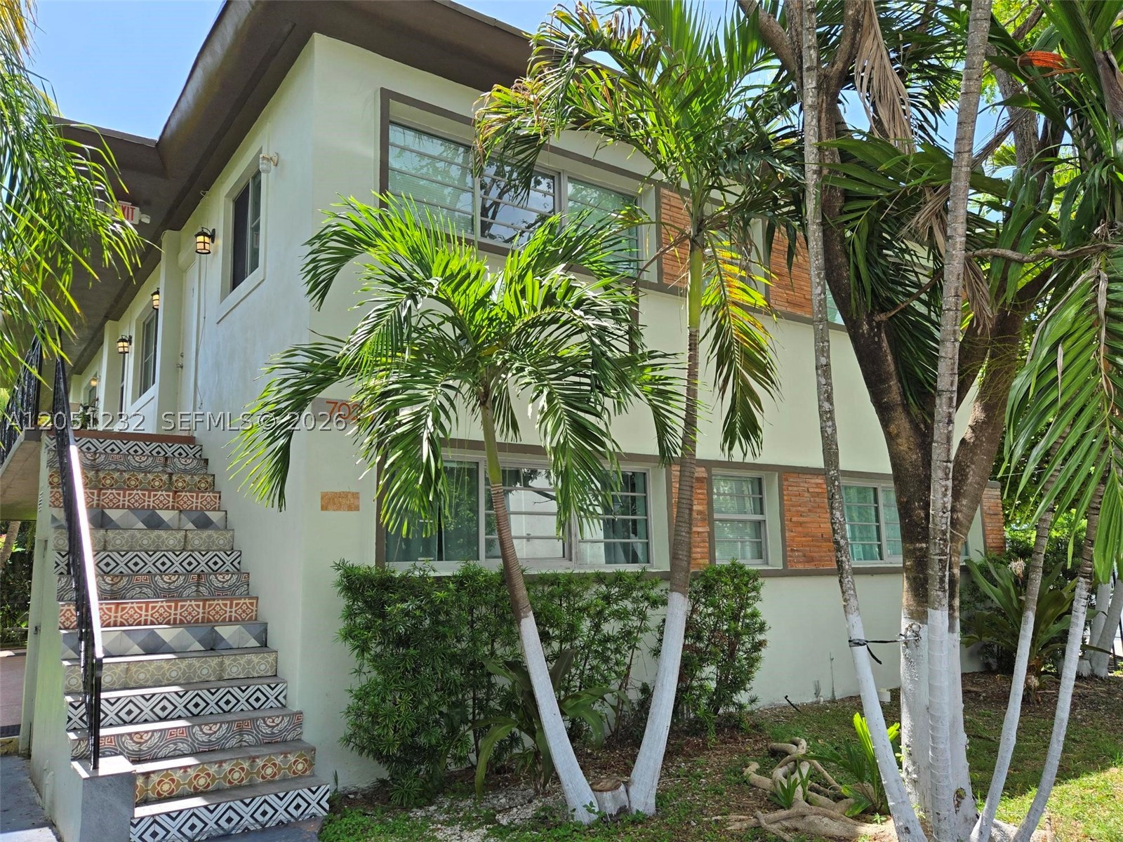 7025 Rue Granville #1