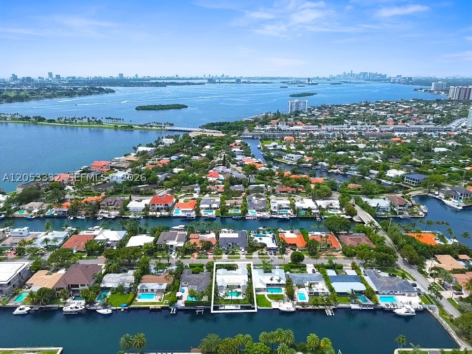 2273 Bayview Ln North Miami, FL 33181