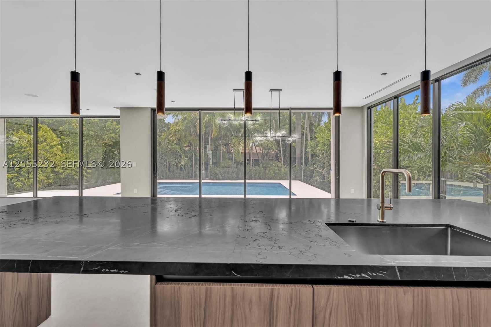 6020 Alton Rd Miami Beach, FL 33140