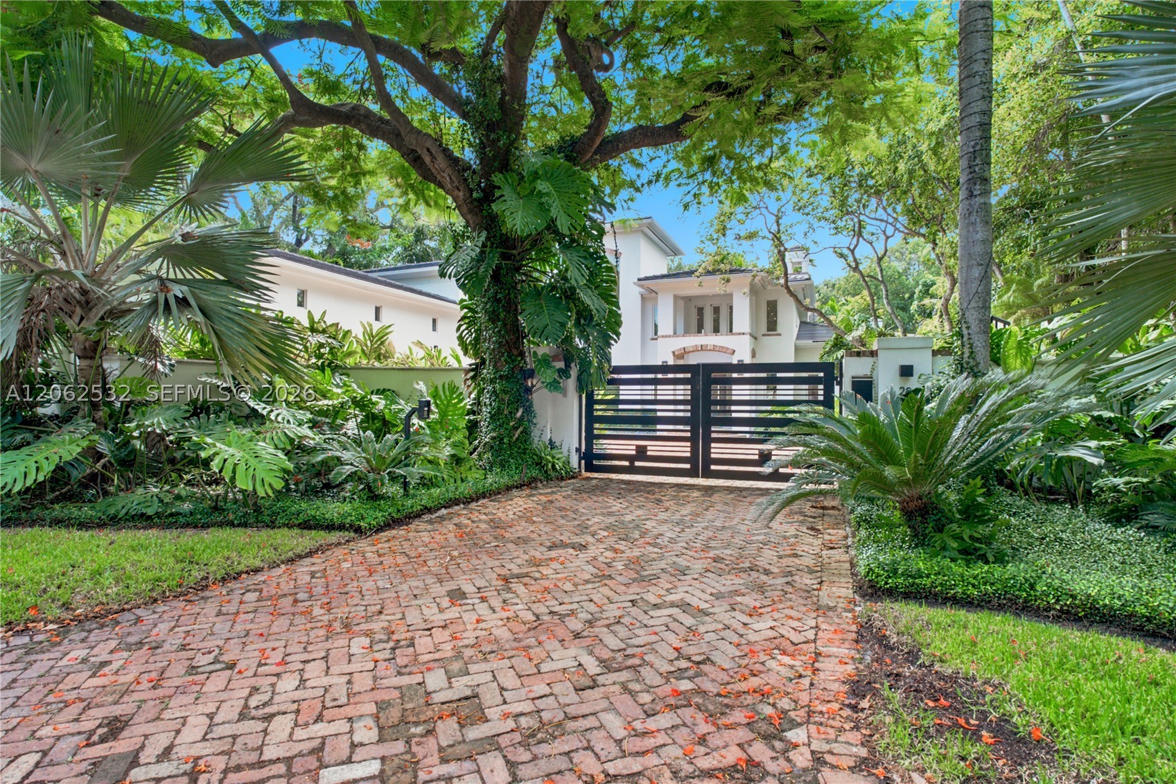 2820 Brickell Ave Miami, FL 33129