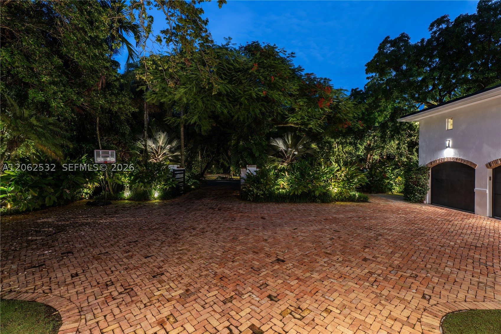 2820 Brickell Ave Miami, FL 33129