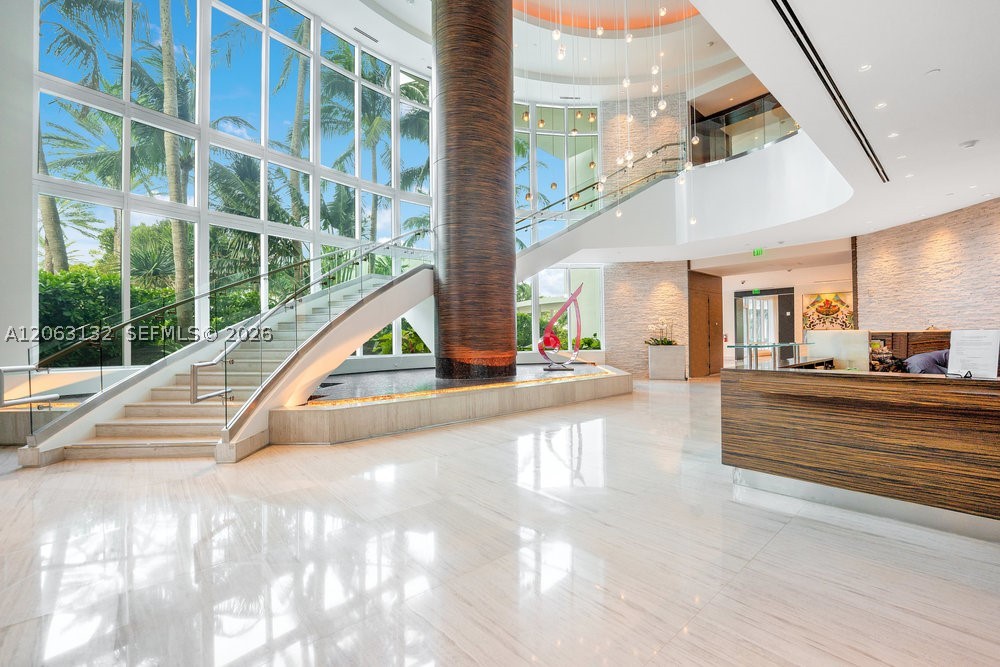 100 S Pointe Dr #3906 Miami Beach, FL 33139