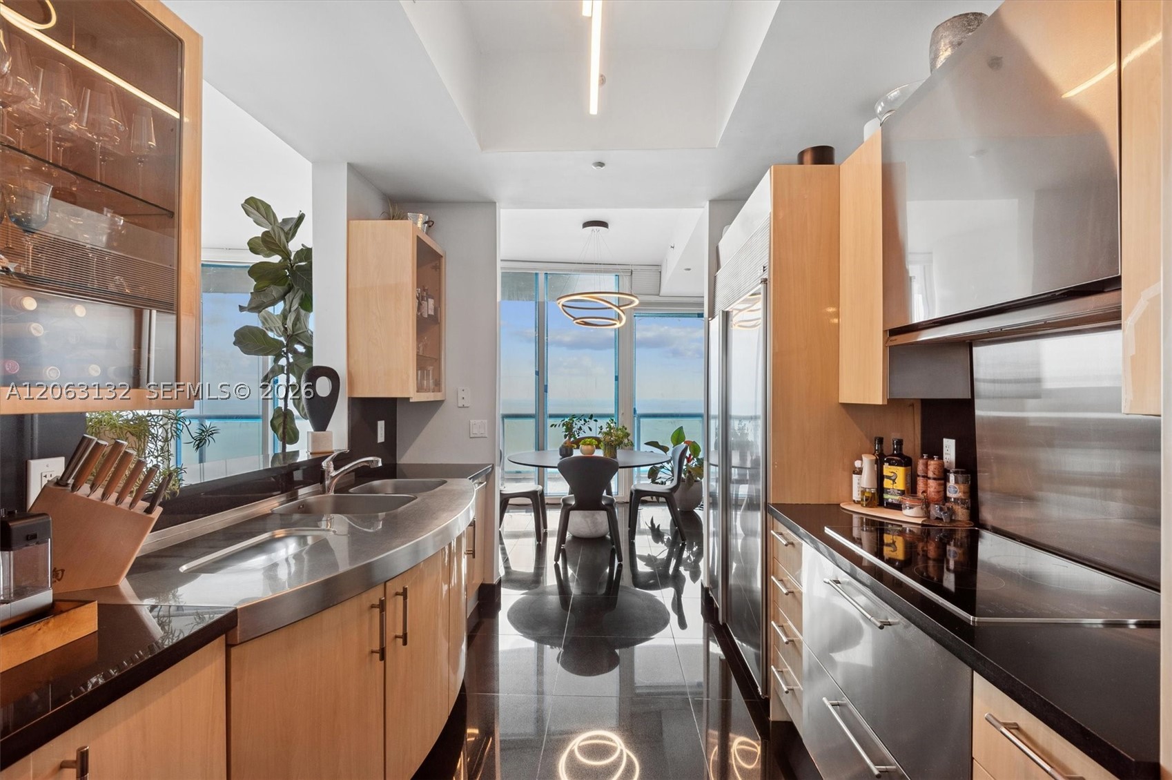 100 S Pointe Dr #3906 Miami Beach, FL 33139