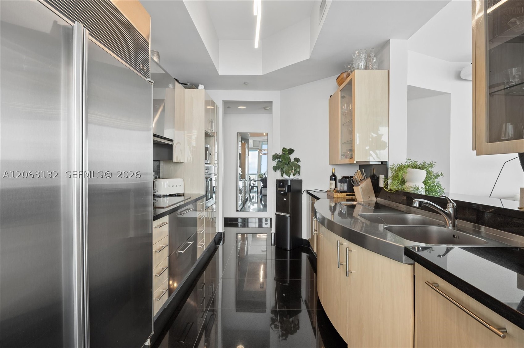 100 S Pointe Dr #3906 Miami Beach, FL 33139