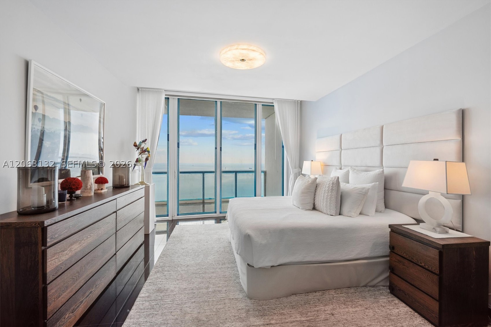 100 S Pointe Dr #3906 Miami Beach, FL 33139
