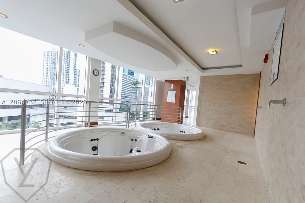 image Brickell on the River North19