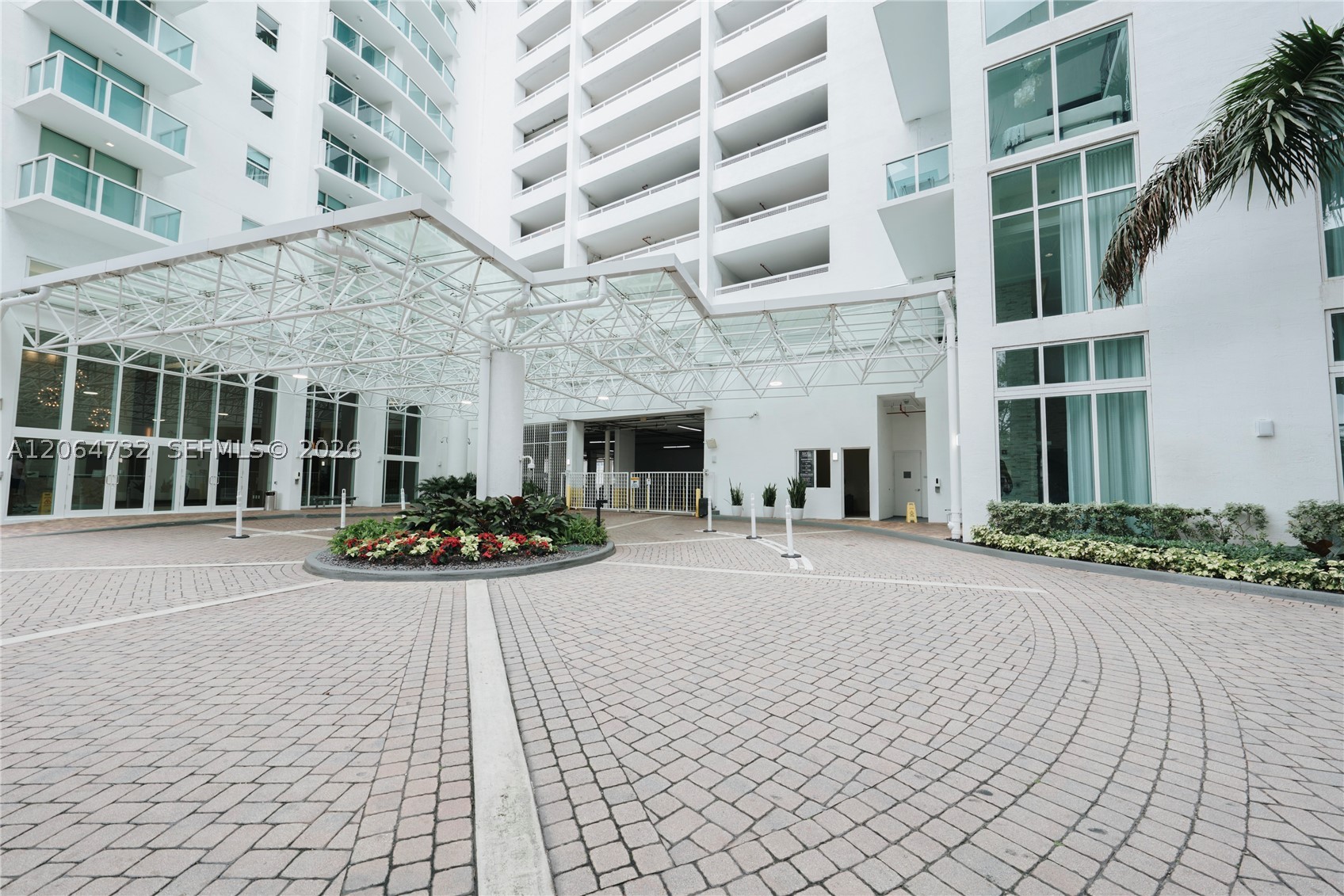 image Brickell on the River North31