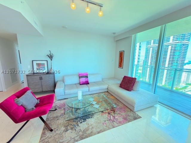 image The Bond on Brickell11