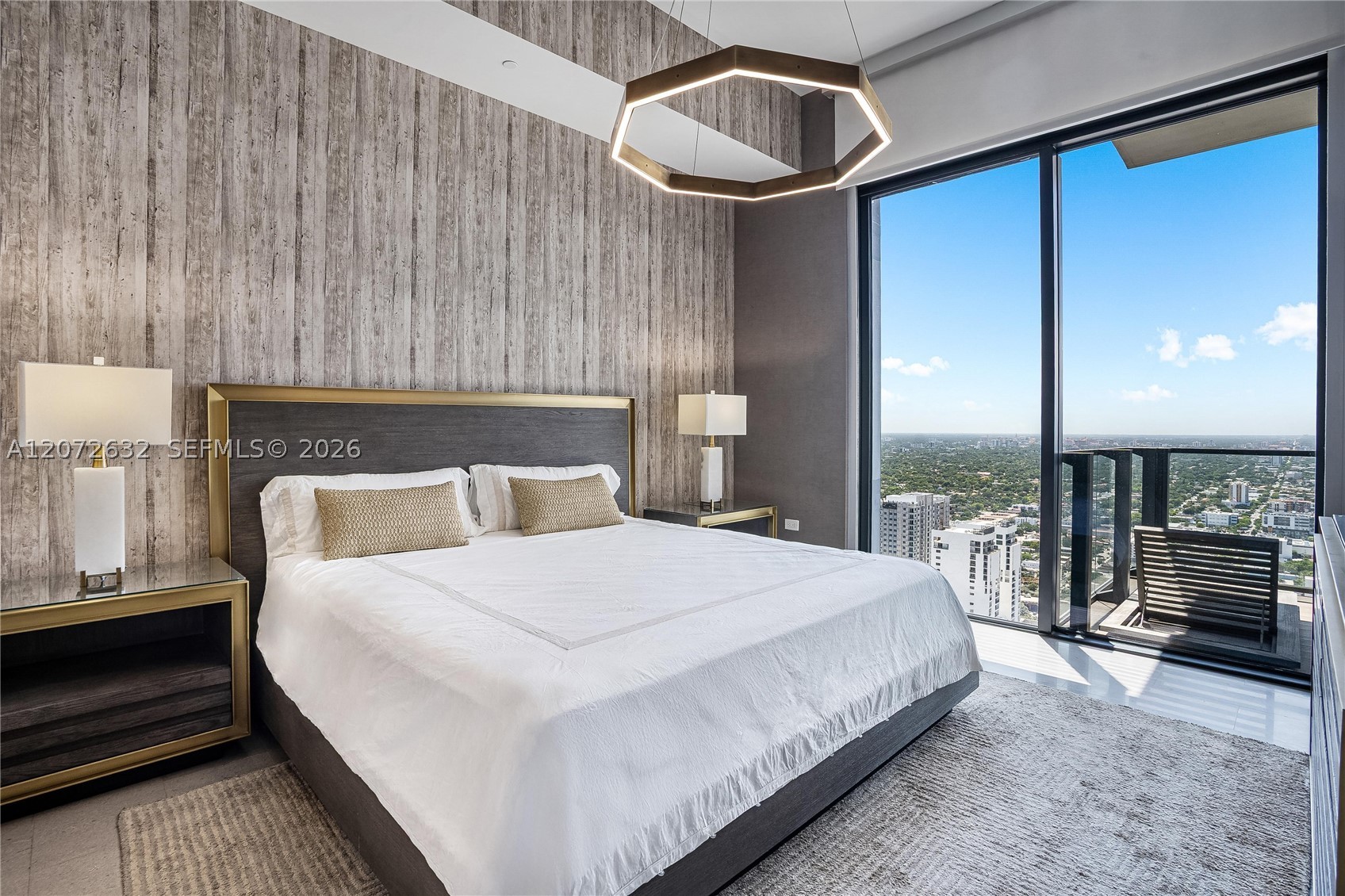 88 SW 7th St #4006 Miami, FL 33130