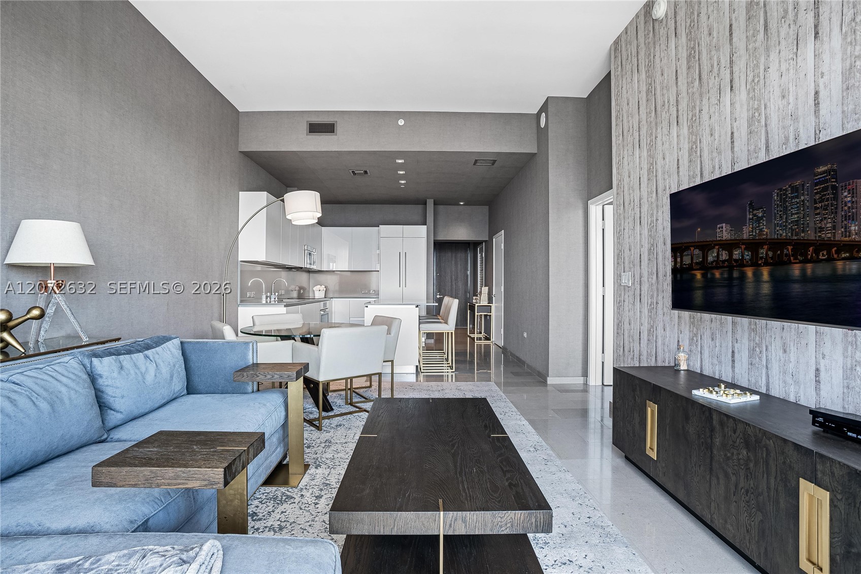 88 SW 7th St #4006 Miami, FL 33130