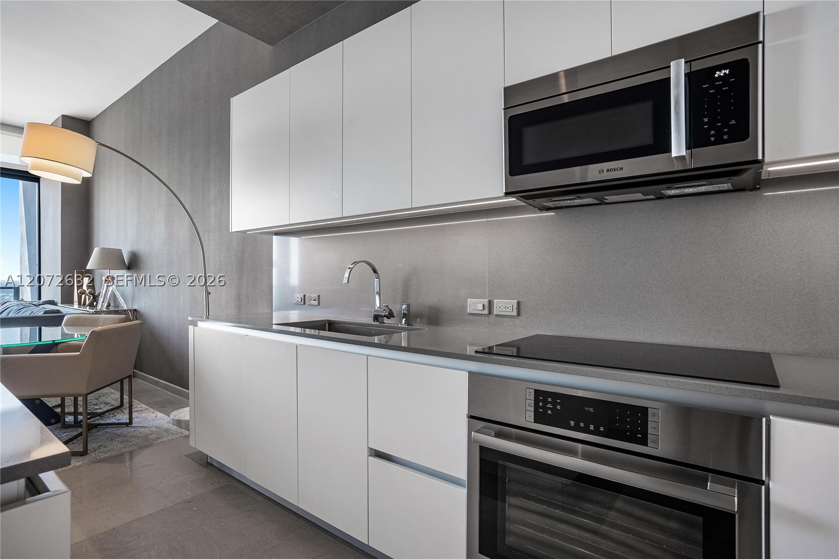 88 SW 7th St #4006 Miami, FL 33130