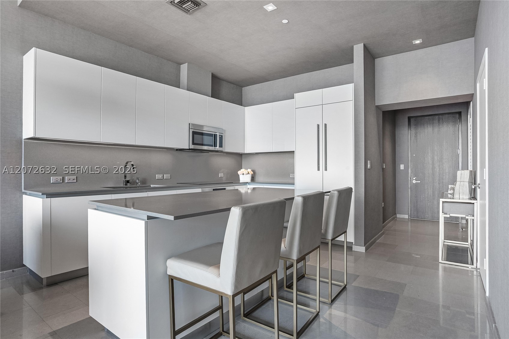 88 SW 7th St #4006 Miami, FL 33130