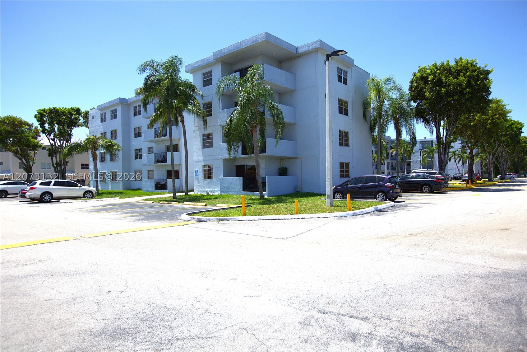 1221 SW 122nd Ave #403 Miami, FL 33184
