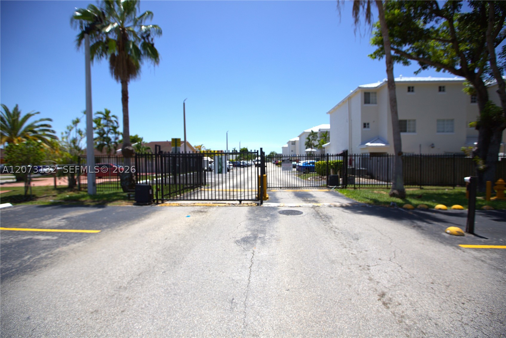 1221 SW 122nd Ave #403 Miami, FL 33184