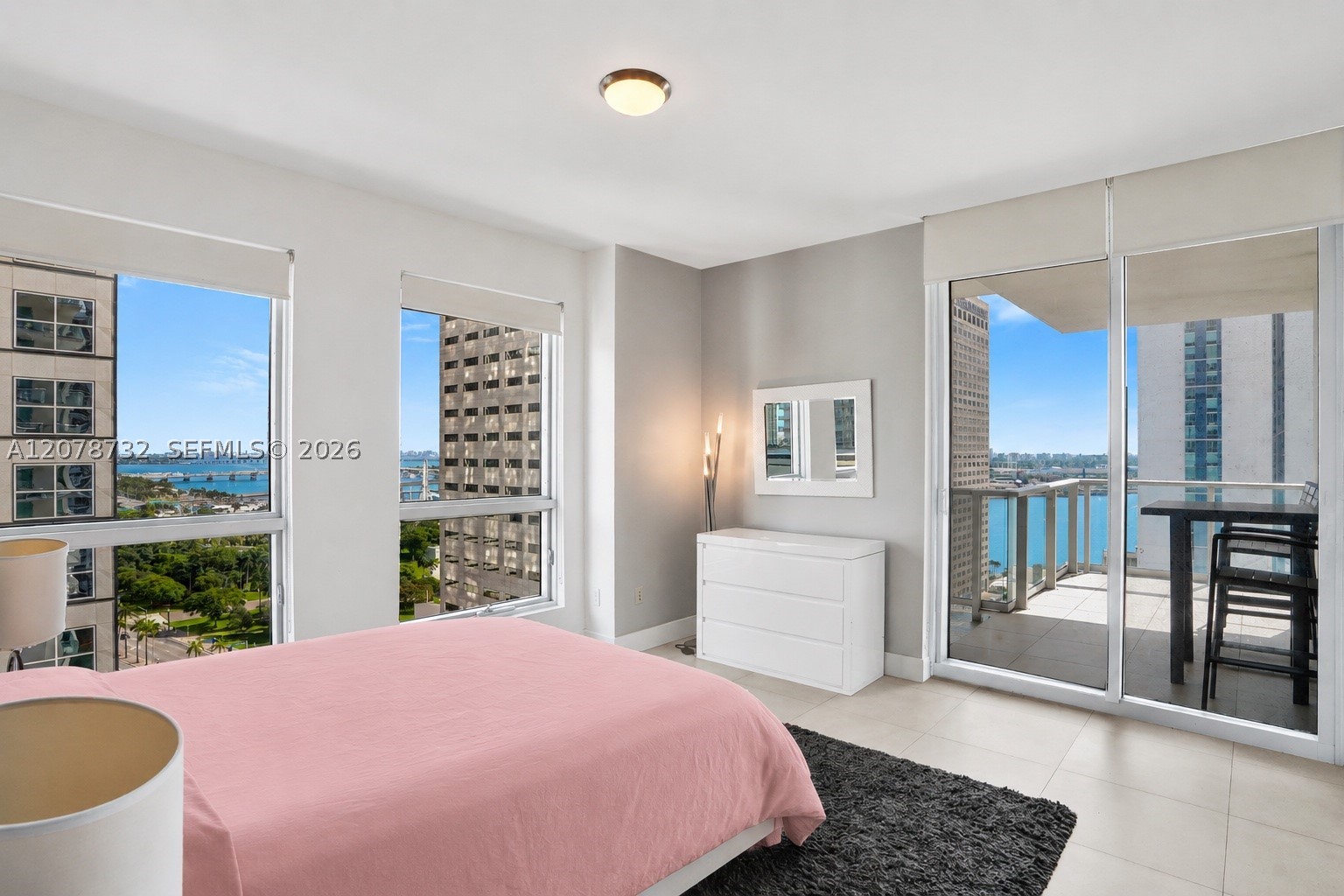 300 S Biscayne Blvd #T-1816 Miami, FL 33131
