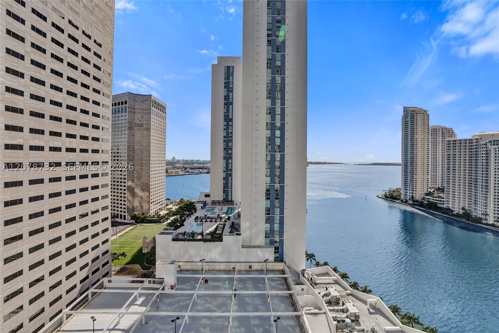 300 S Biscayne Blvd #T-1816 Miami, FL 33131