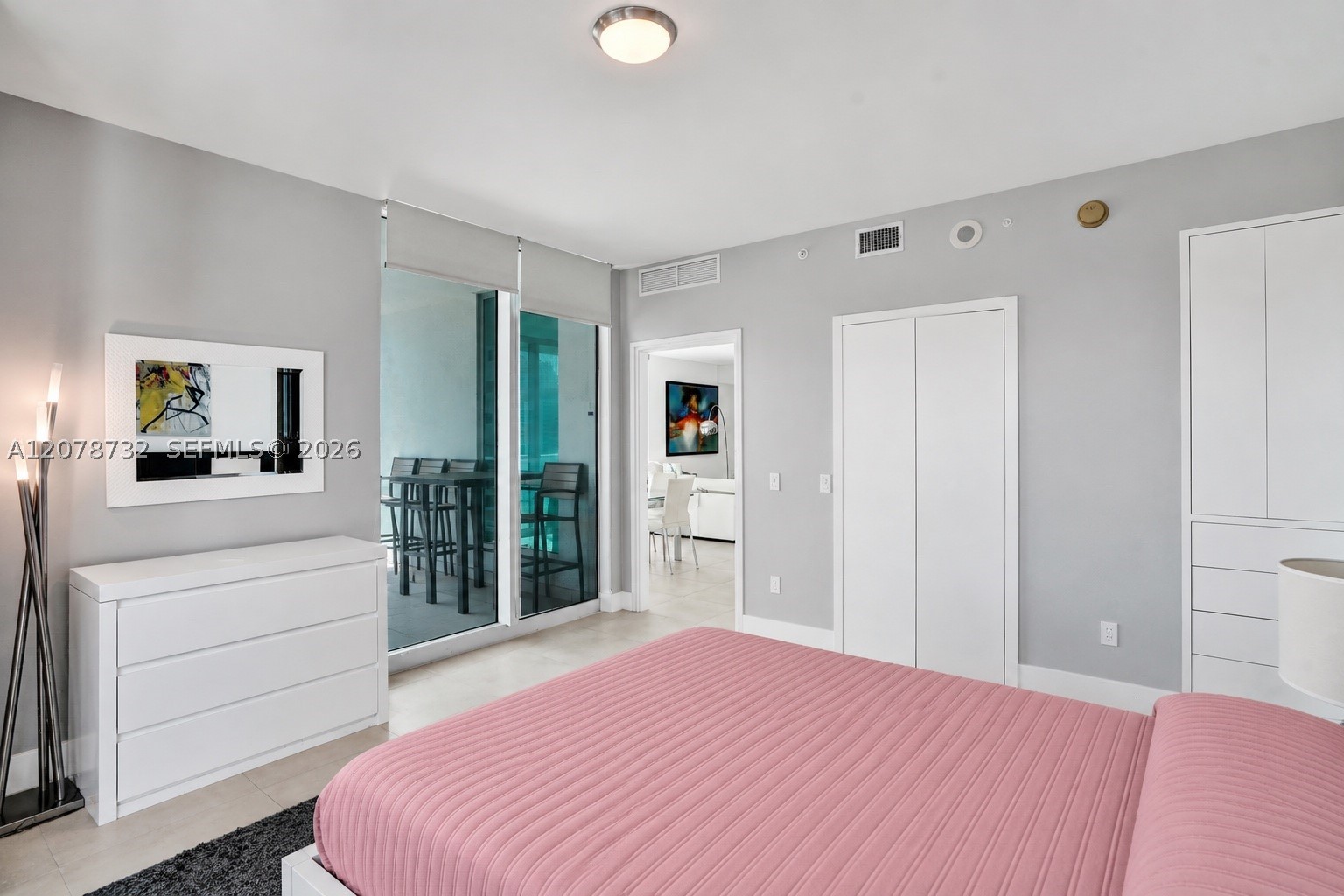 300 S Biscayne Blvd #T-1816 Miami, FL 33131
