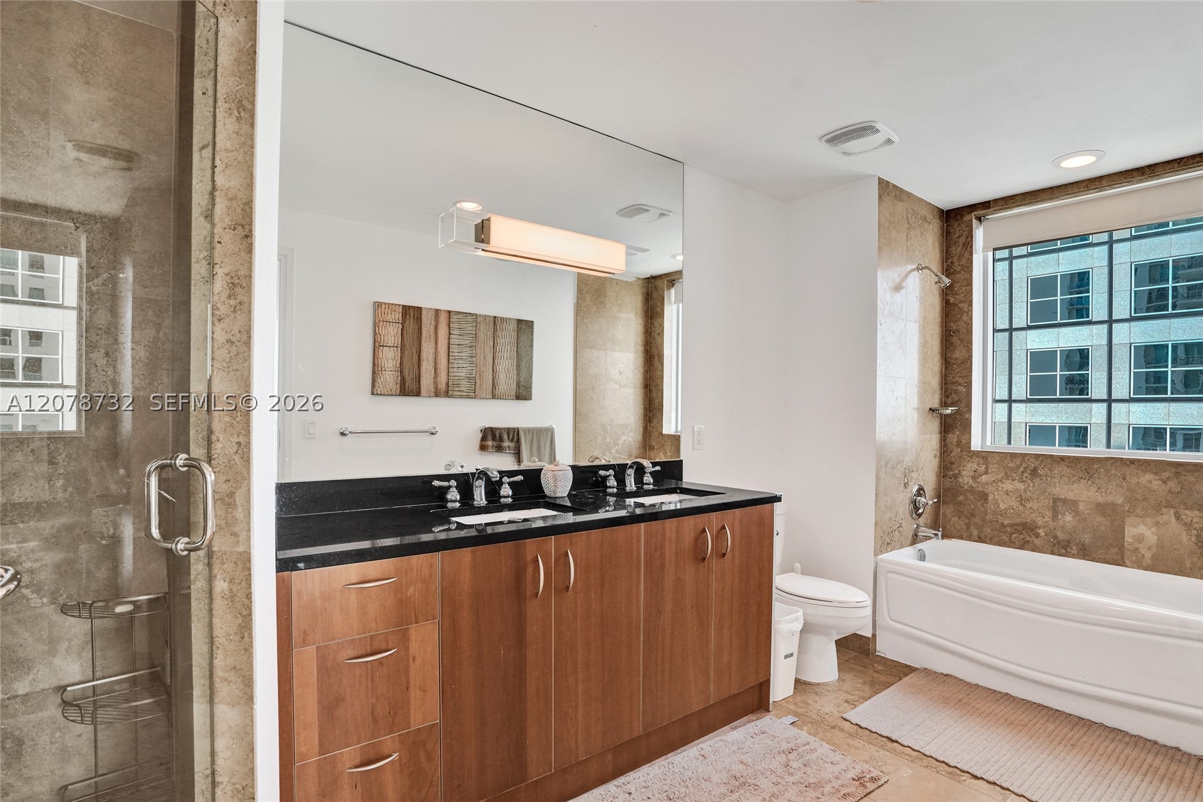 300 S Biscayne Blvd #T-1816 Miami, FL 33131