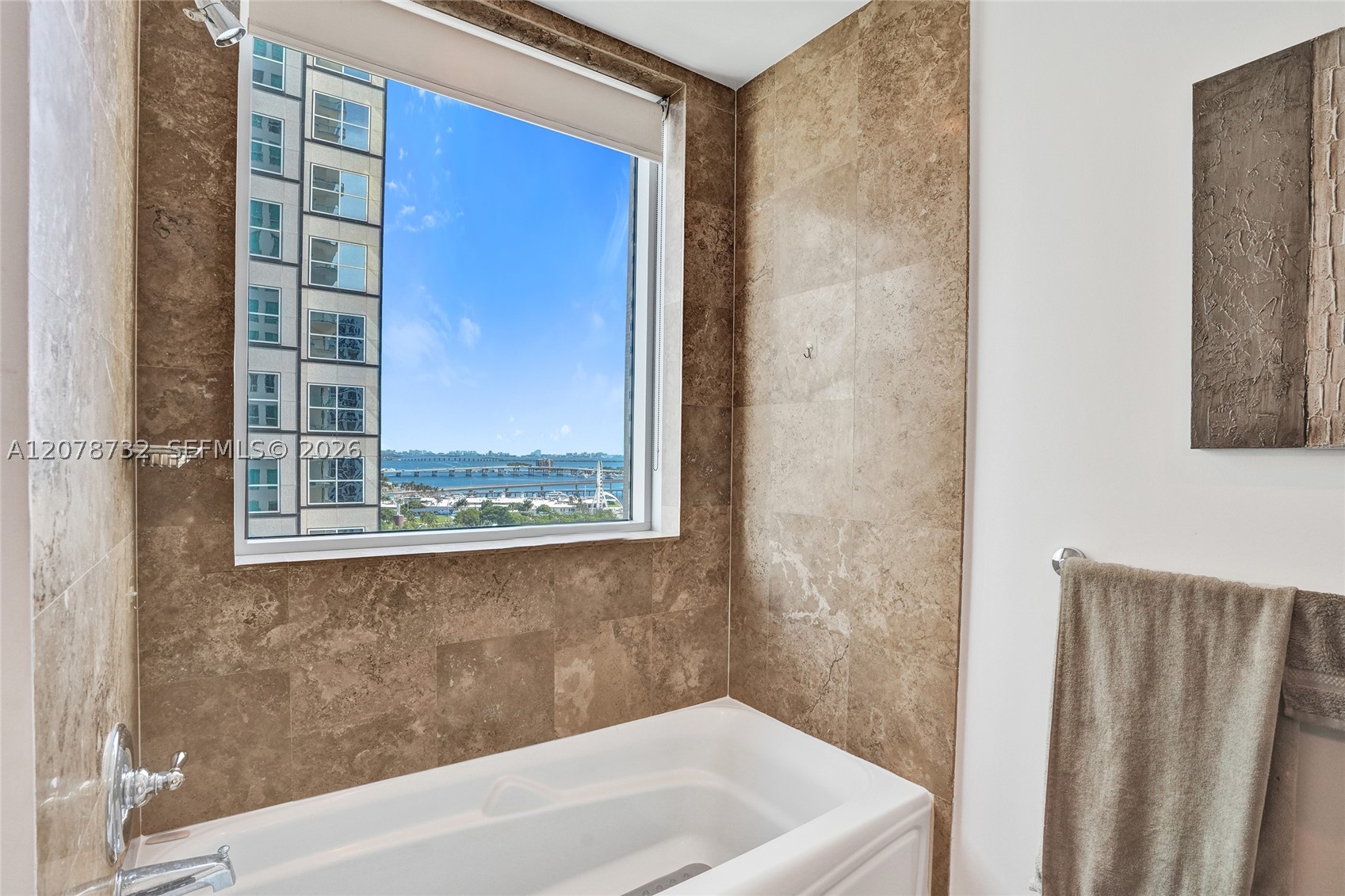 300 S Biscayne Blvd #T-1816 Miami, FL 33131