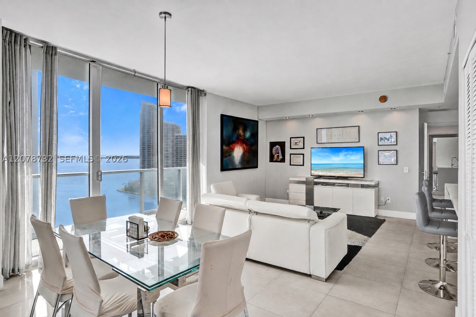 300 S Biscayne Blvd #T-1816 Miami, FL 33131