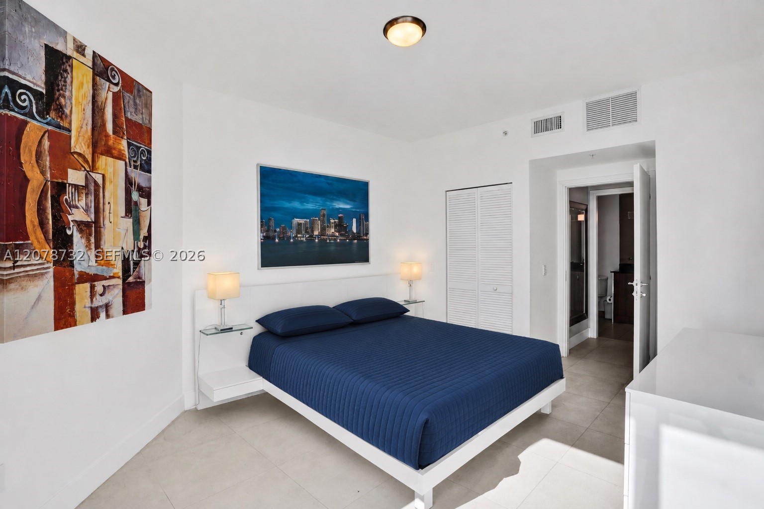 300 S Biscayne Blvd #T-1816 Miami, FL 33131