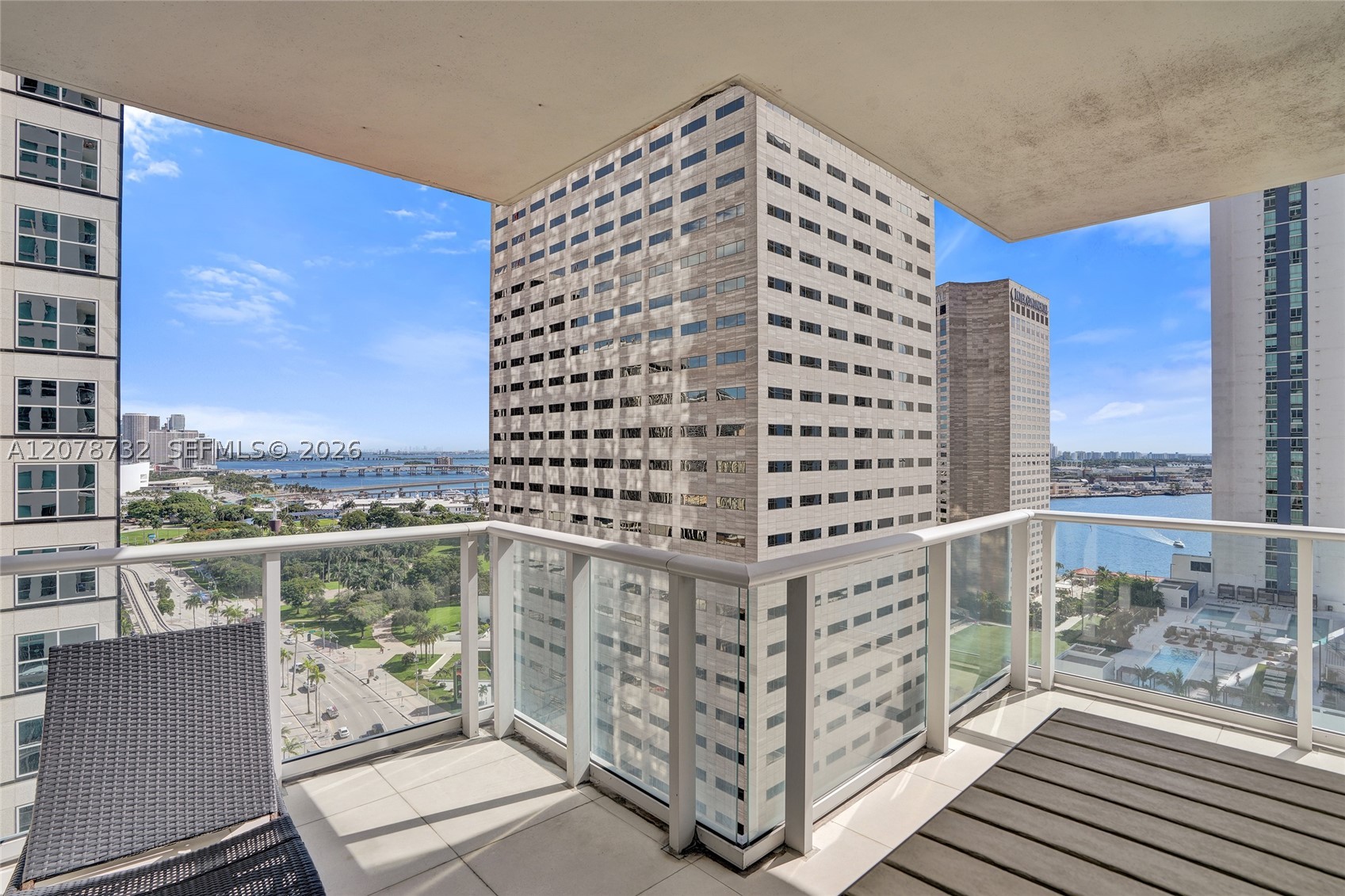 300 S Biscayne Blvd #T-1816 Miami, FL 33131