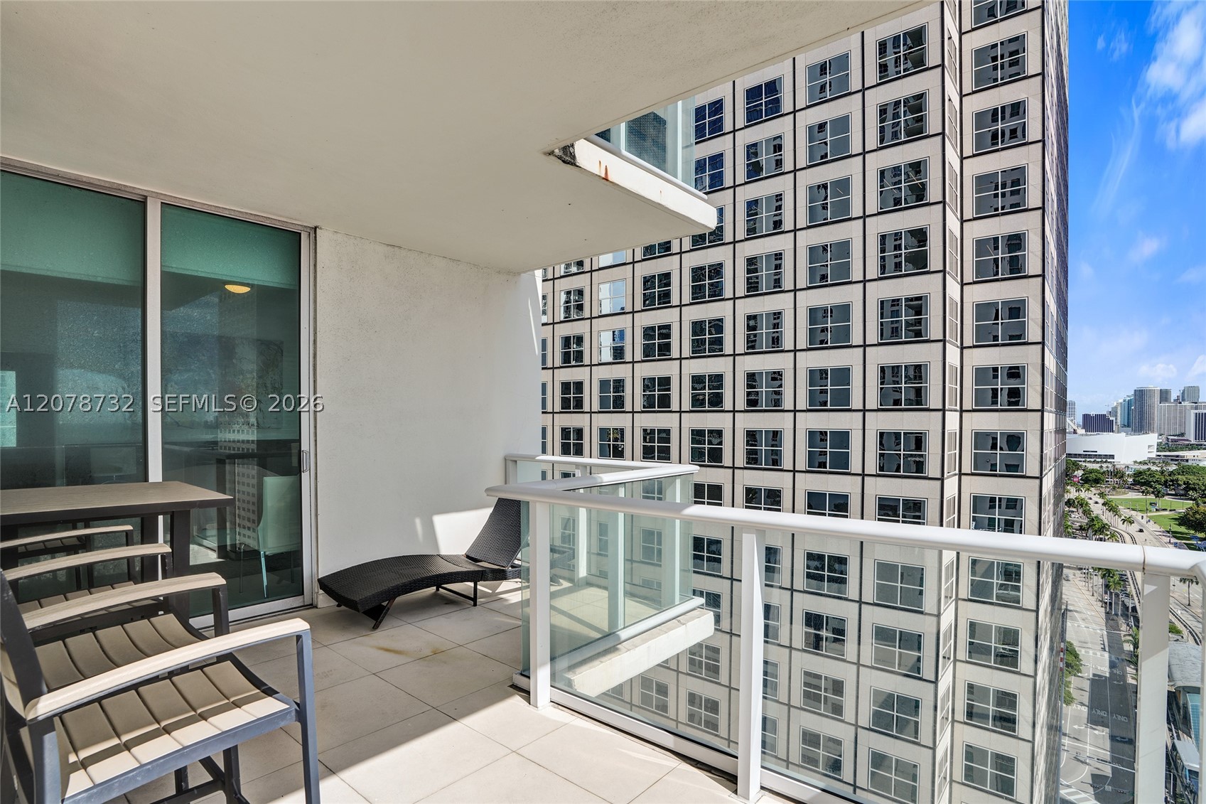 300 S Biscayne Blvd #T-1816 Miami, FL 33131