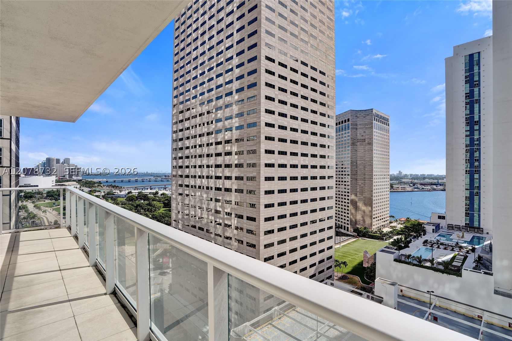 300 S Biscayne Blvd #T-1816 Miami, FL 33131
