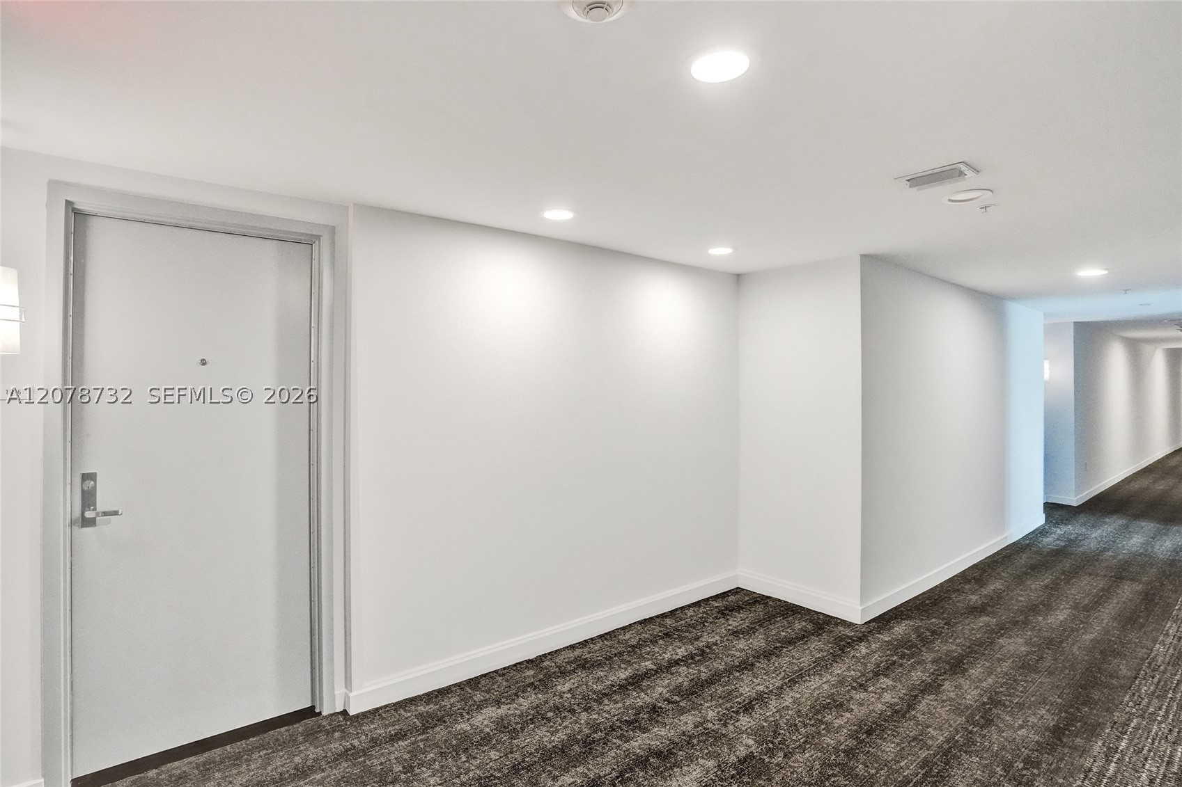 300 S Biscayne Blvd #T-1816 Miami, FL 33131