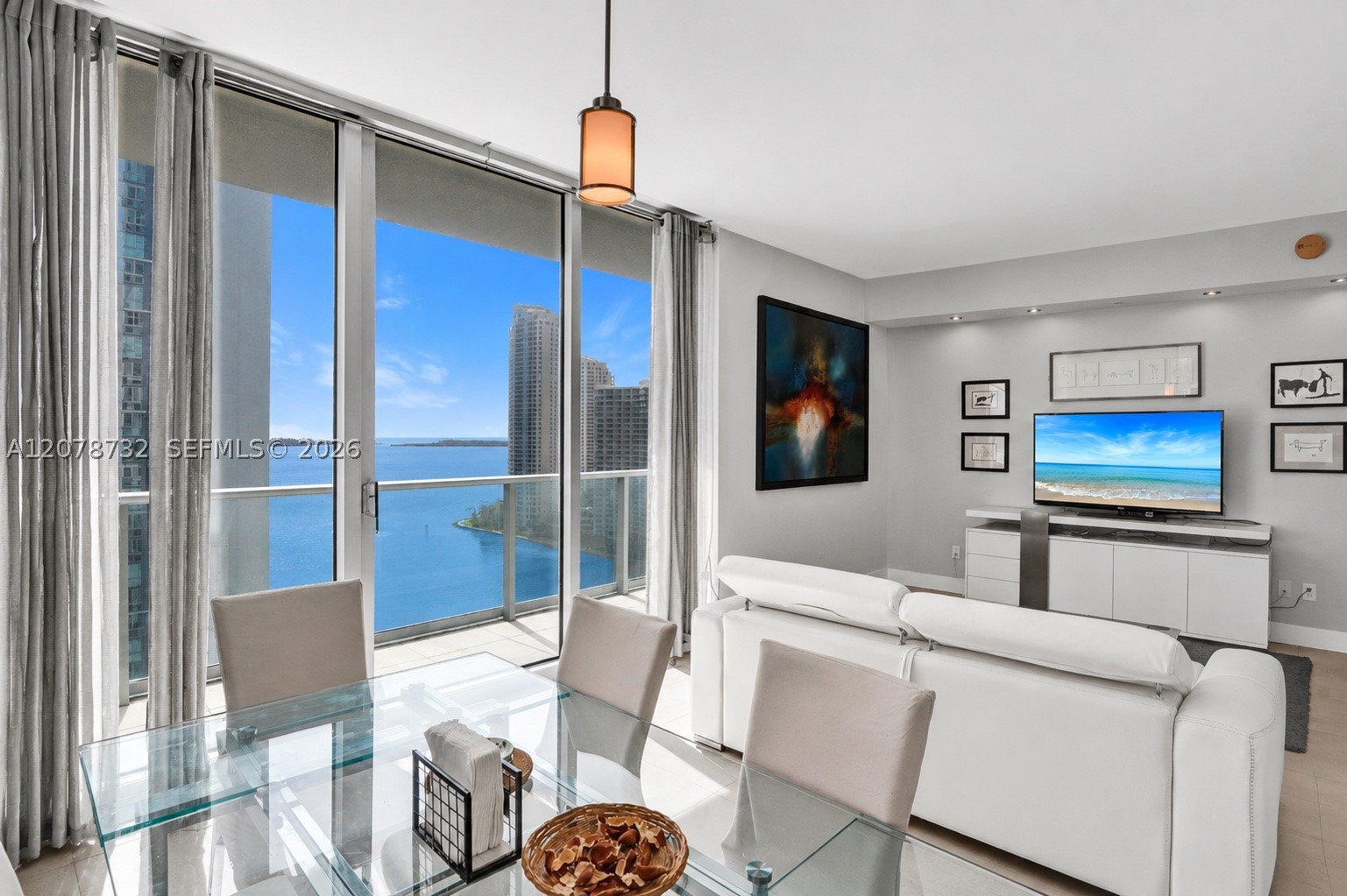 300 S Biscayne Blvd #T-1816 Miami, FL 33131