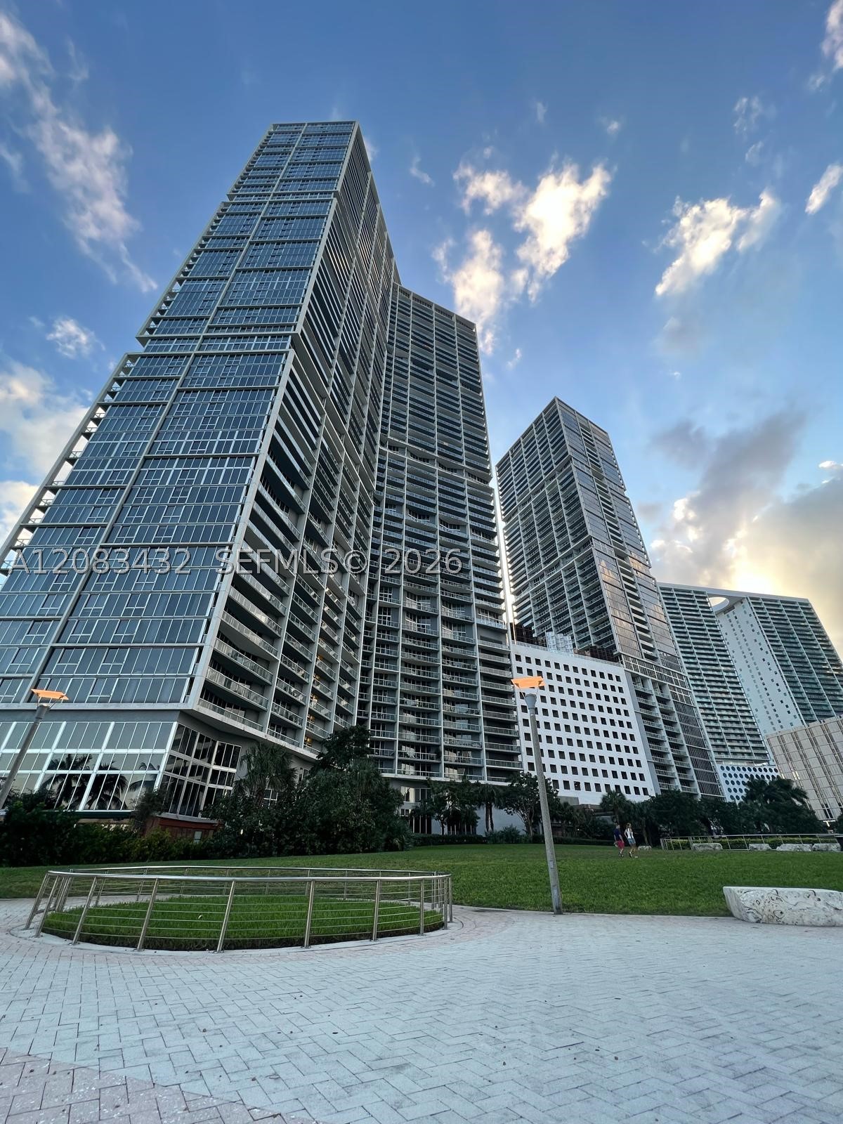 image Icon Brickell II18