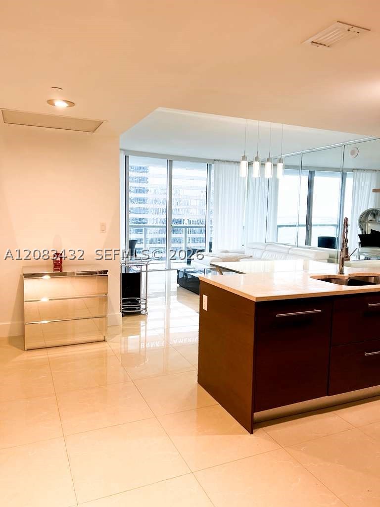 image Icon Brickell II3