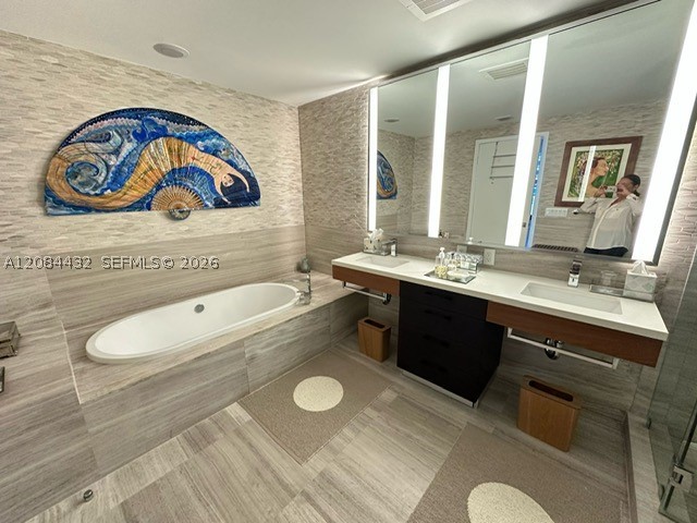 1 Collins Ave #602 Miami Beach, FL 33139