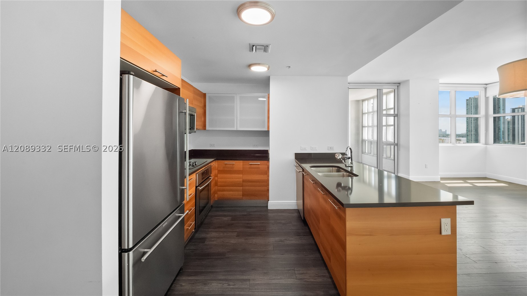 image 4 Midtown12